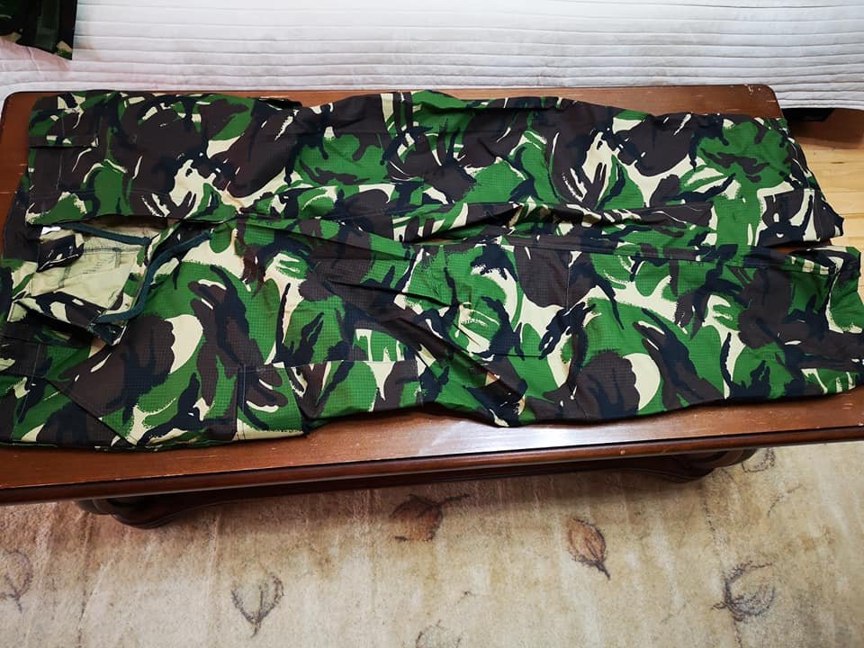 Costum camuflaj