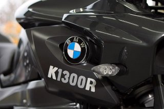 640px-BMW_K1300R_front_detail.jpg